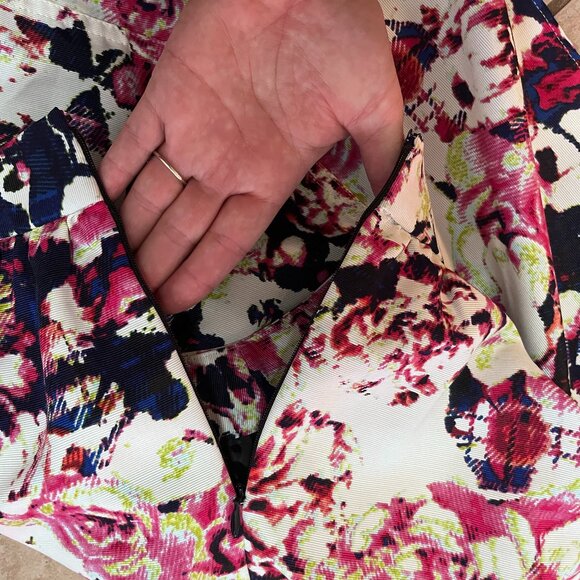 Express Floral Puff Short Shirt - Picture 4 of 4